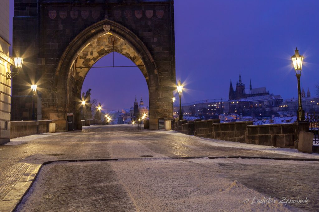 Zima na Karlově mostě