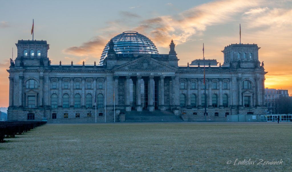 Budova Říšského sněmu - Reichstagsgebäude
