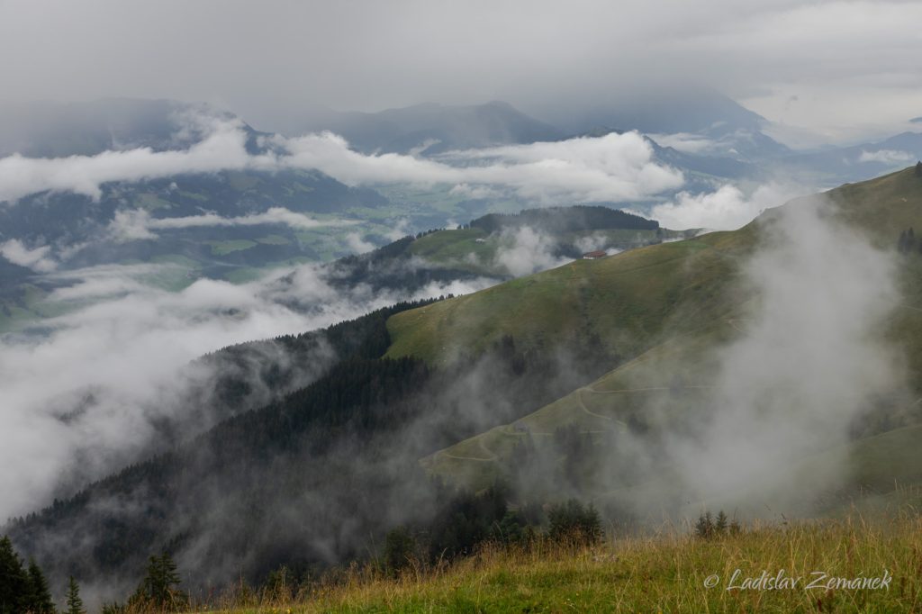 Deštivé léto nad St. Johann in Tirol