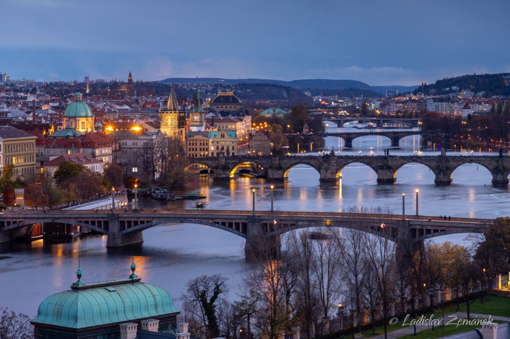 Pražské mosty od Hanavského pavilonu